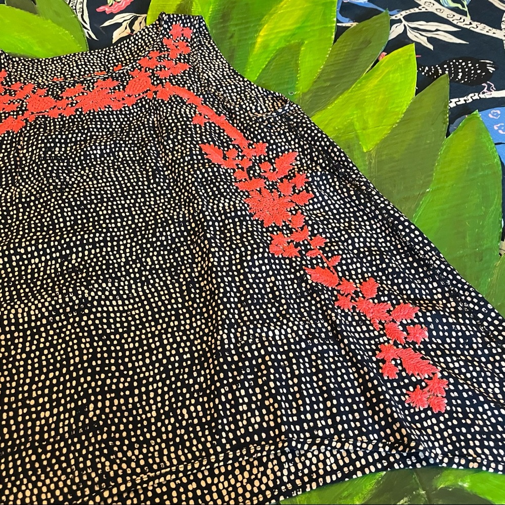 THML Embroidered Shell - Picture 3 of 10